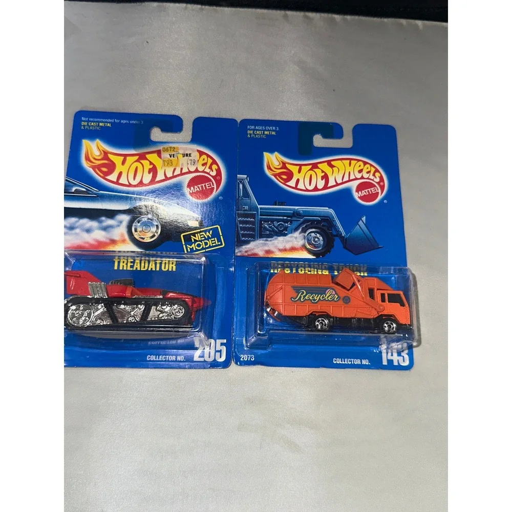 Hot Wheels 1991 Treadator 205 Recycling Truck 143 Vintage Diecast Lot 2pc NEW
